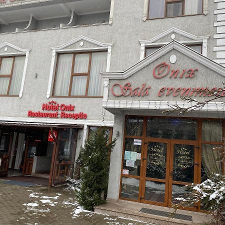 Hotel Onix Roman Buitenkant foto