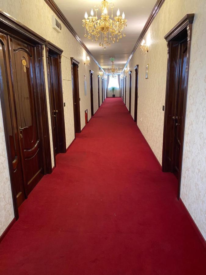 Hotel Onix Roman Buitenkant foto