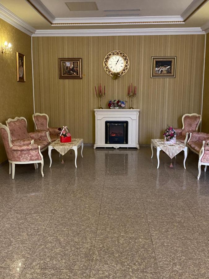 Hotel Onix Roman Buitenkant foto