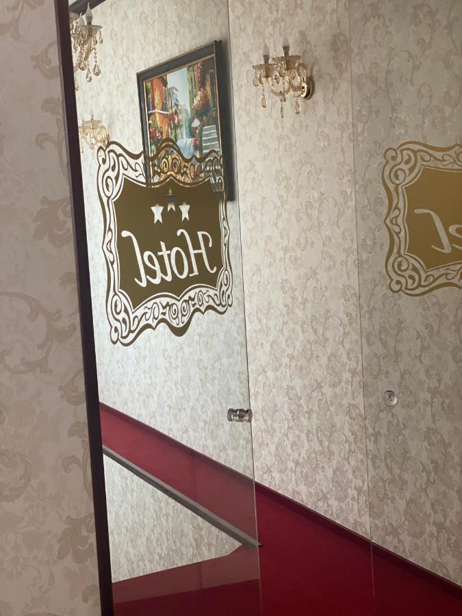 Hotel Onix Roman Buitenkant foto