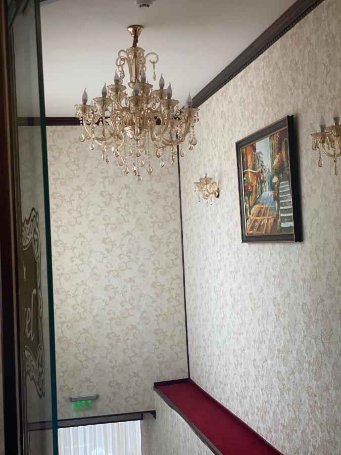 Hotel Onix Roman Buitenkant foto