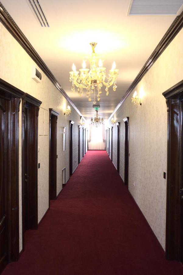 Hotel Onix Roman Buitenkant foto