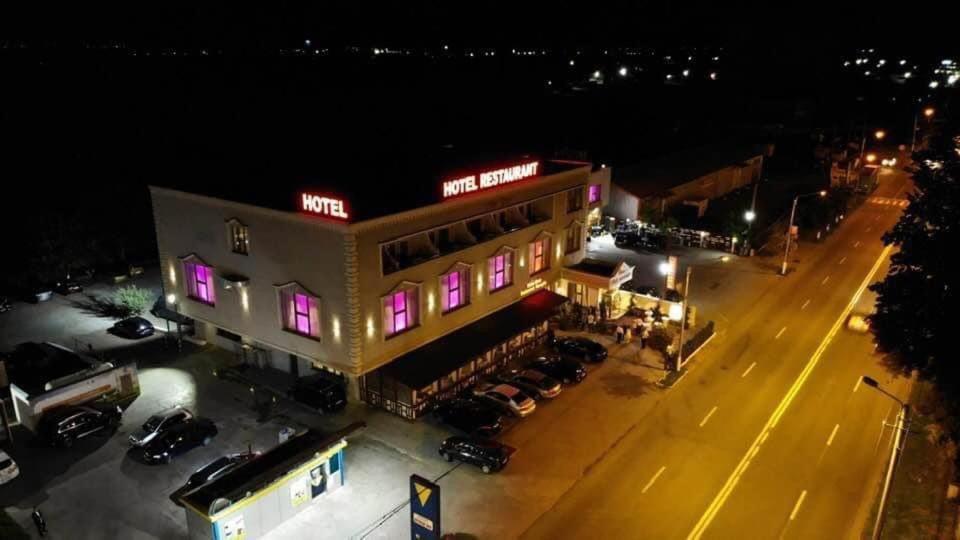 Hotel Onix Roman Buitenkant foto