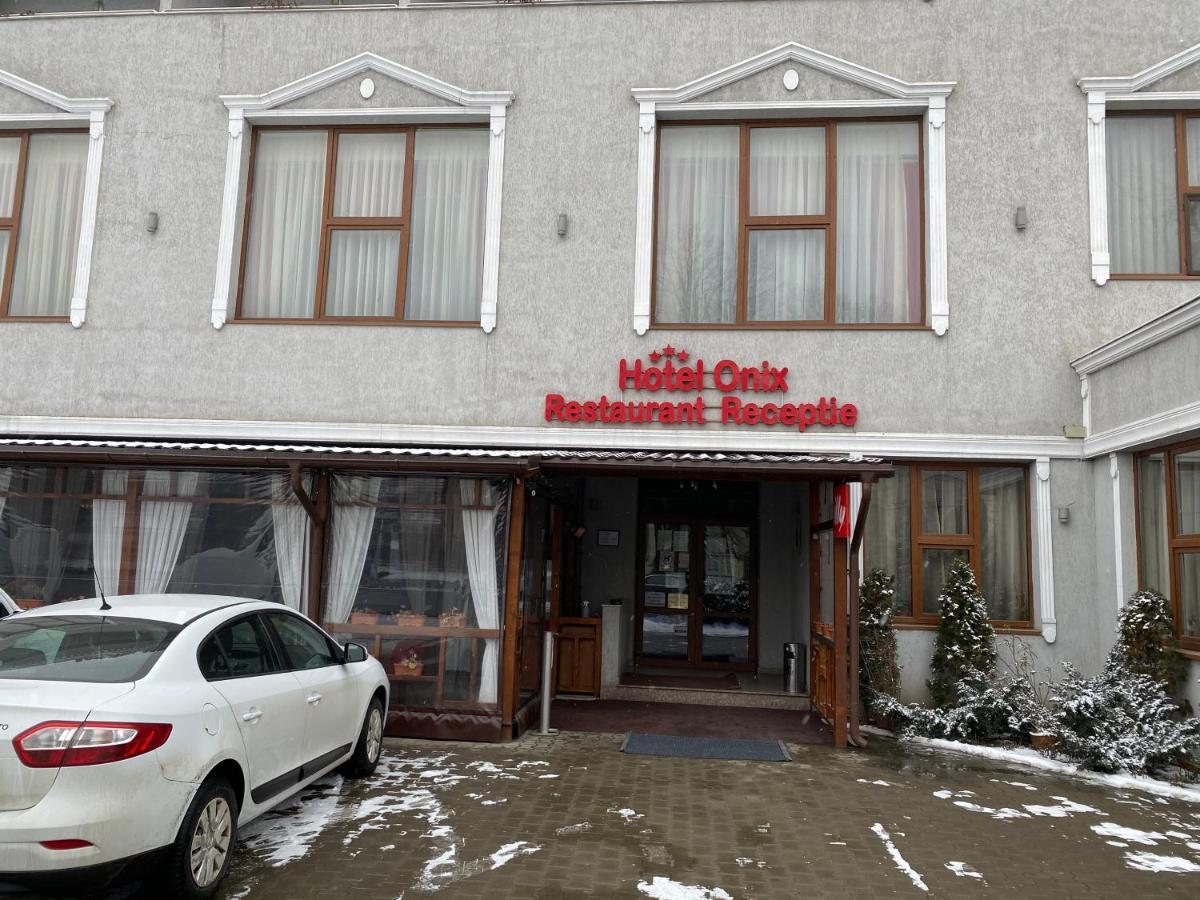 Hotel Onix Roman Buitenkant foto